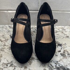 Clarks Black Mary Jane Heels with Cross Strap - NIB - 6.5